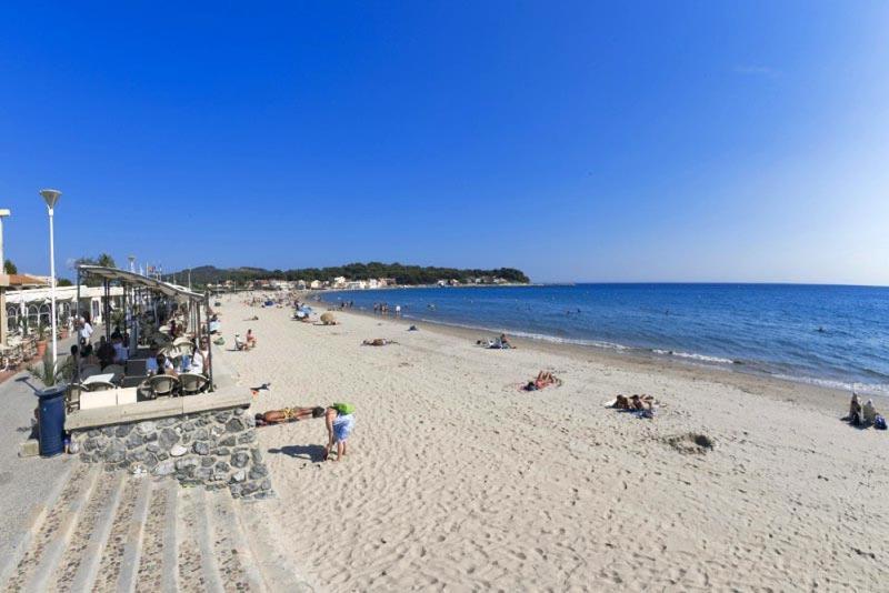 "L'Hippocampe", Climatise, 60 M2 , 2 Chambres, Tres Calme, Plage Des Sablettes Et Commerces A 3 Minutes A Pied, Wifi, Parking Gratuit, Lit King Size La Seyne-sur-Mer Ngoại thất bức ảnh